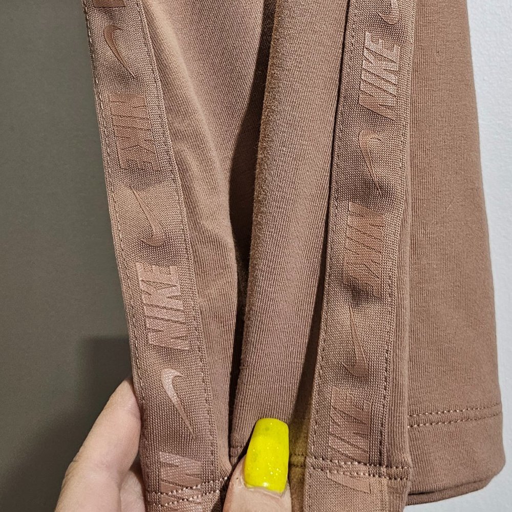 🏷️NWT Nike Sportswear Bodysuit In Desert Dust - Size Medium - Picture 11 of 15